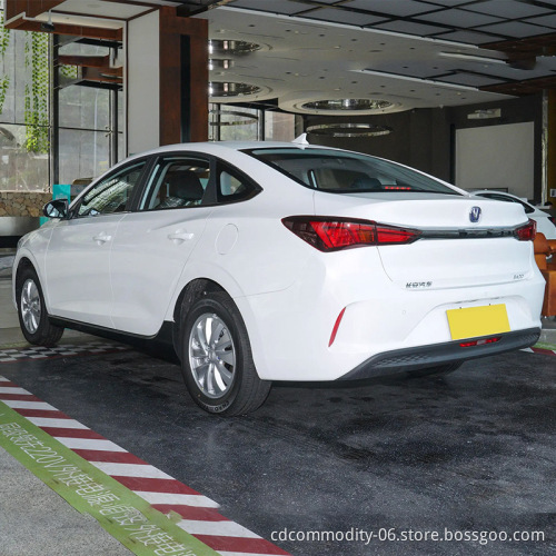 Vendita calda Nuovo veicolo energetico Changan Eado Compact Car 5 sedili Nuovo veicolo elettrico